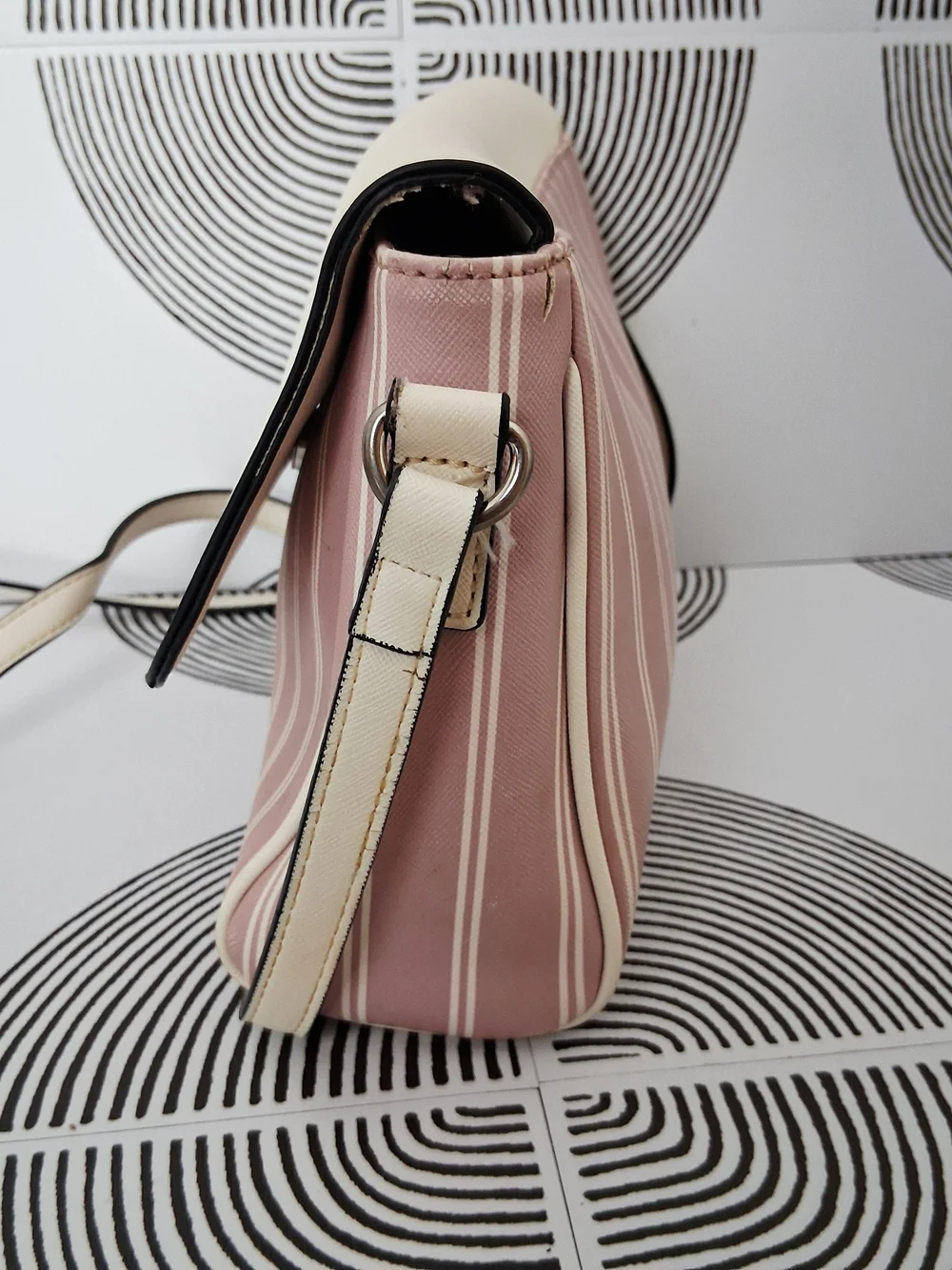 Guess Los Angeles Flap Crossbody Bag Pink Cream Striped Purse Flawed Y2K Charm